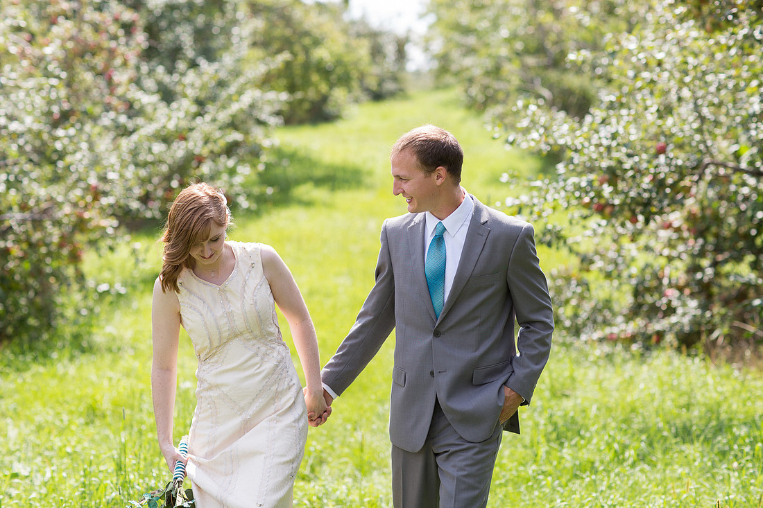 DeerLakeOrchard_WeddingPhotographer_30