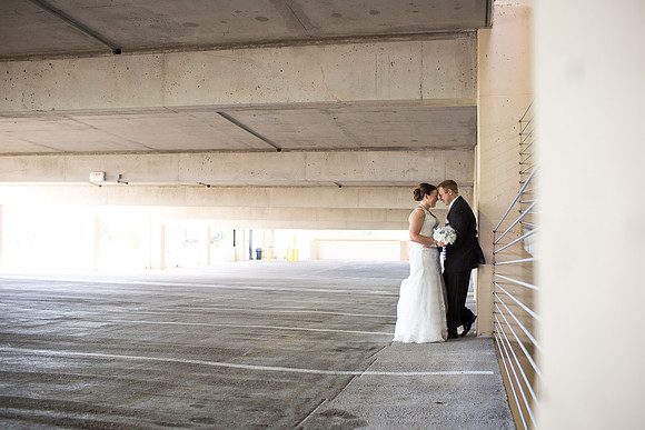 ChanhassenDinnerTheaterWeddingPhotographer_21