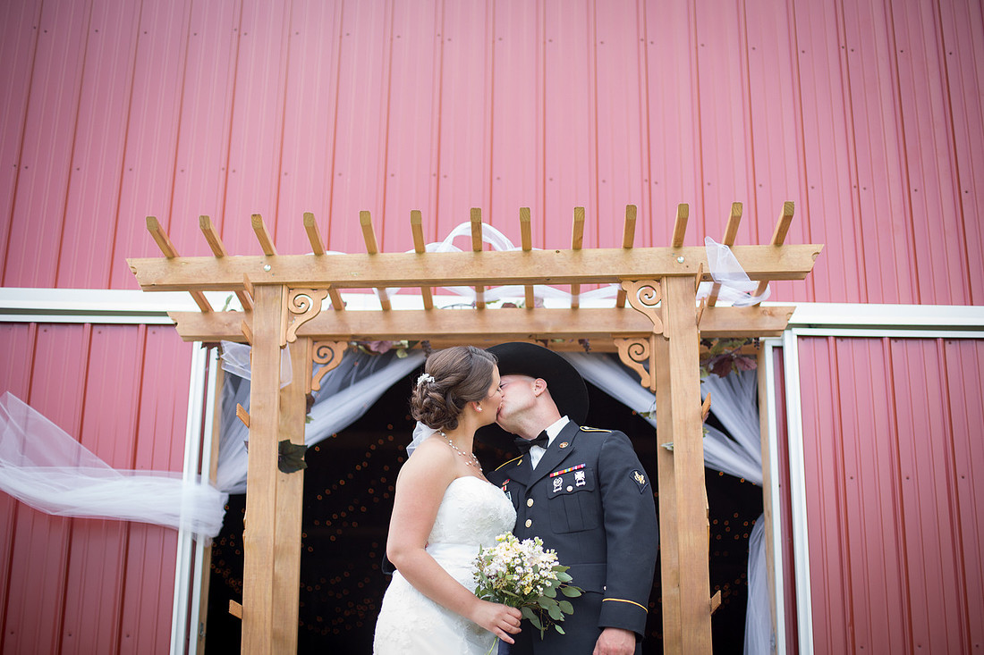ShakopeeWeddingPhotographer_56