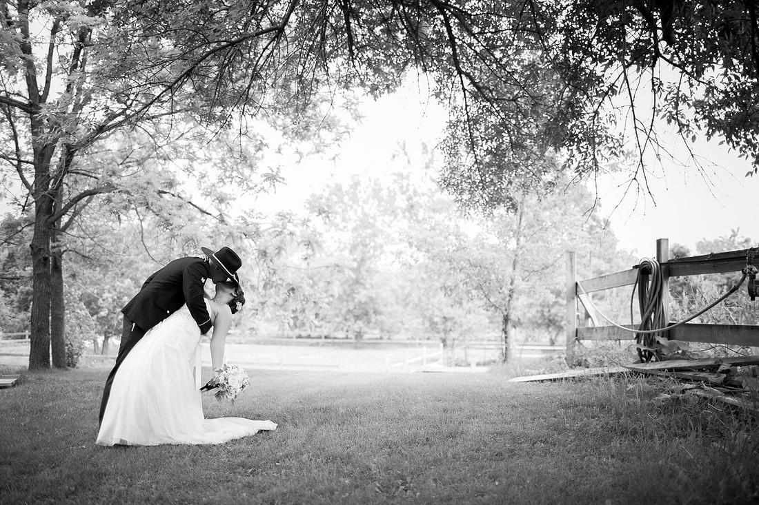 ShakopeeWeddingPhotographer_50