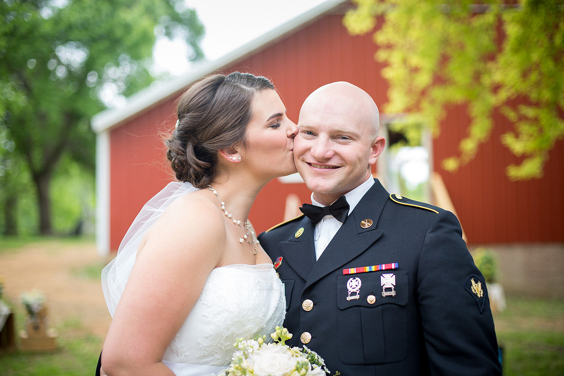 ShakopeeWeddingPhotographer_47