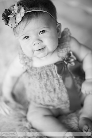 AddieSixMonths_018-2