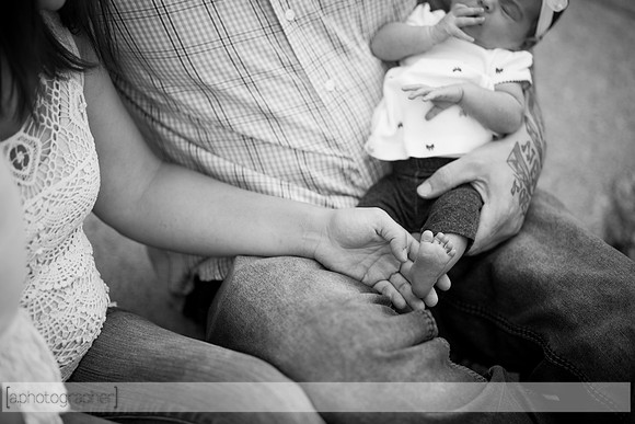 WillaNewbornPhotos_006-2