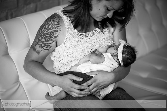 WillaNewbornPhotos_017-2