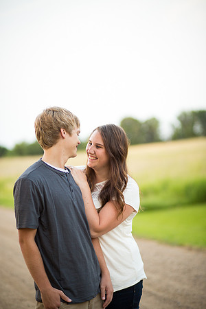 NorwoodYoungAmericaMNEngagementPhotographer_20