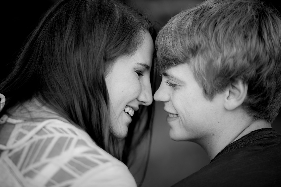 NorwoodYoungAmericaMNEngagementPhotographer_17