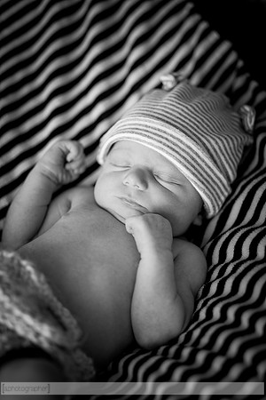 DaxtonNewborn_006-2