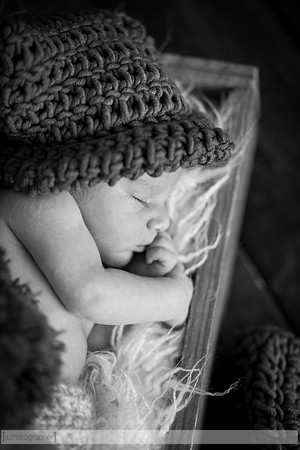 IsaacNewborn_040-2
