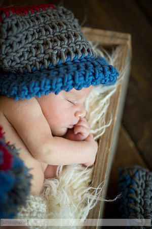 IsaacNewborn_040