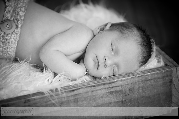 IsaacNewborn_045-2