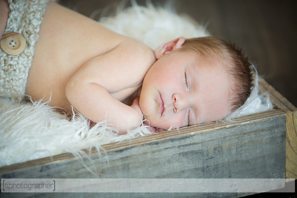 IsaacNewborn_045