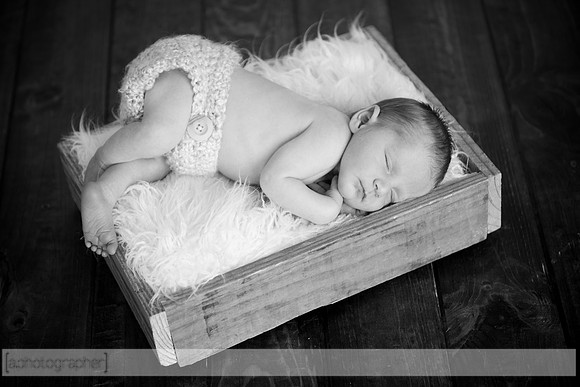 IsaacNewborn_047-2