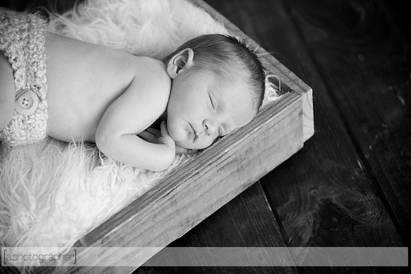 IsaacNewborn_049-2