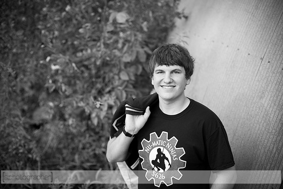 AaronSenior_013-2