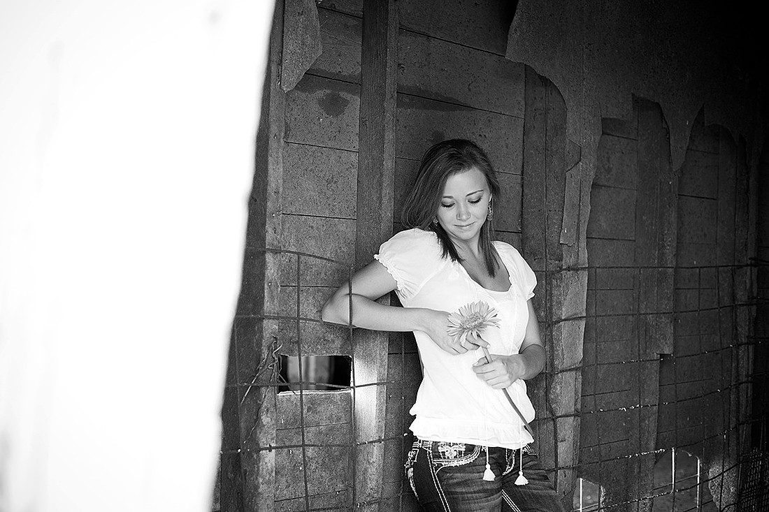 madelia, mn senior portrait photographer
