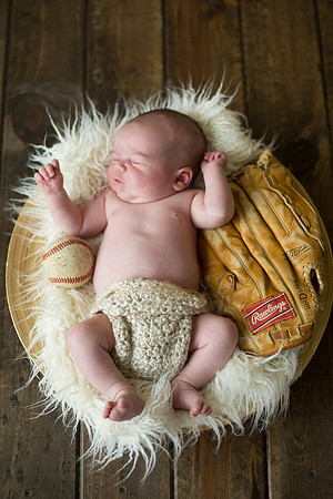 ShakopeeMNNewbornPhotographer_12