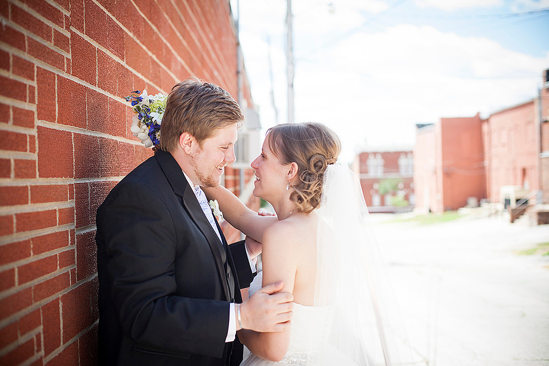 Iowa wedding photographer