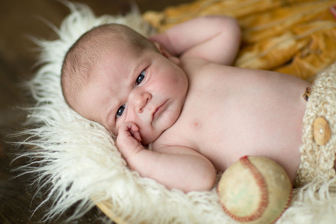 ShakopeeMNNewbornPhotographer_11