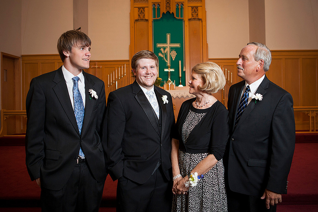 Iowa wedding photographer