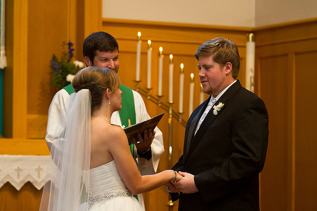 Iowa wedding photographer