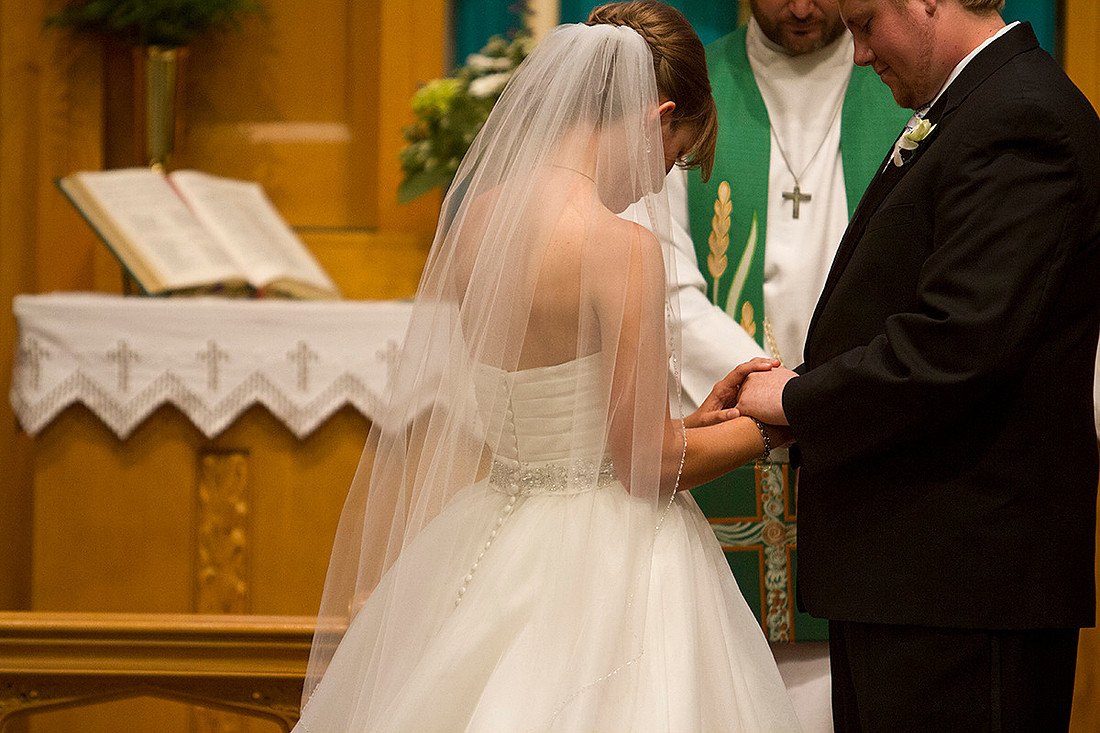 Iowa wedding photographer