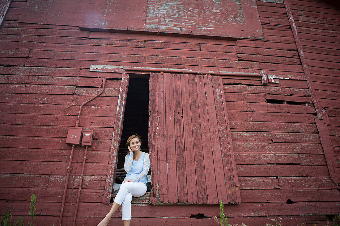 madelia, mn senior portrait photographer