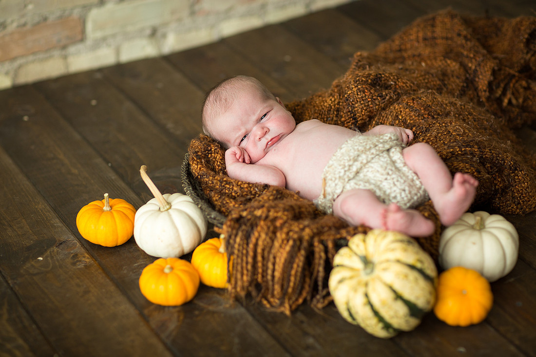 ShakopeeMNNewbornPhotographer_14