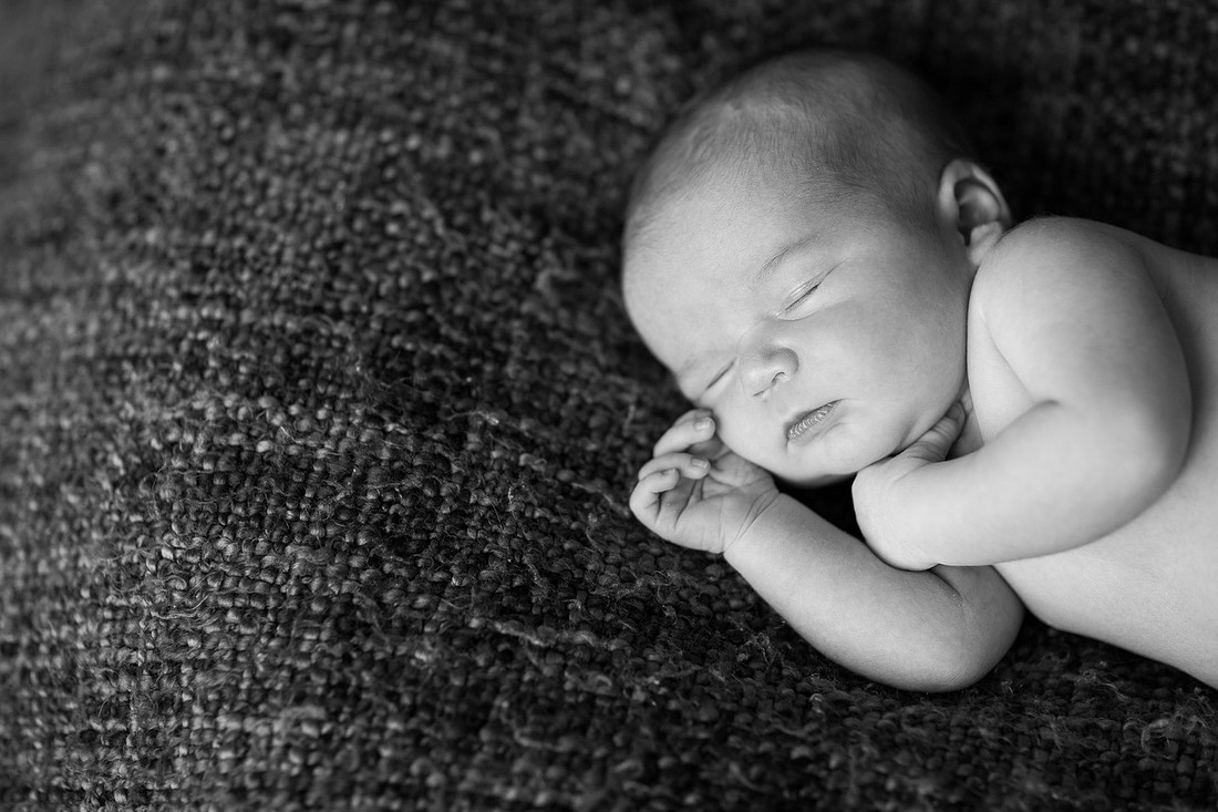 ShakopeeMNNewbornPhotographer_6