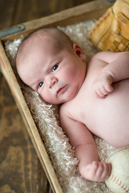 ShakopeeMNNewbornPhotographer_10