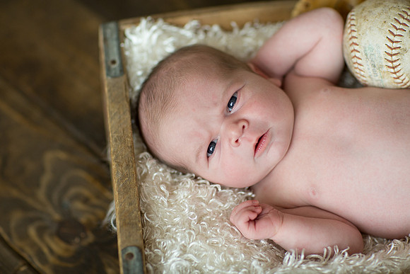 ShakopeeMNNewbornPhotographer_9