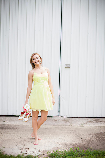 madelia, mn senior portrait photographer