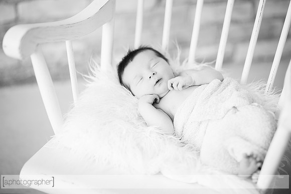 MiloNewborn_042-2