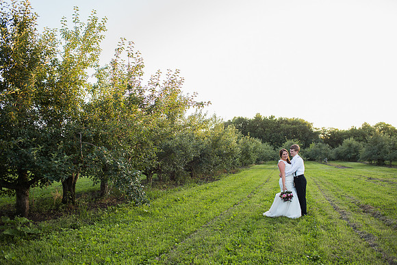 MNHarvestOrchardWeddingPhotographer_85