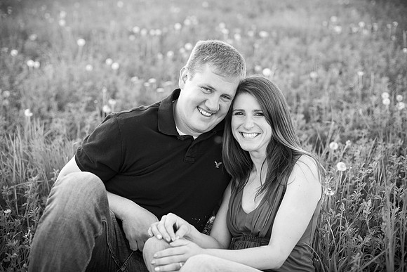NorwoodYoungAmericaMNEngagementPhotographer_11