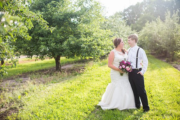 MNHarvestOrchardWeddingPhotographer_68