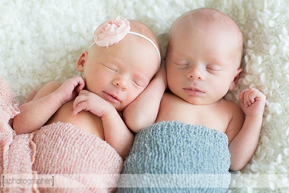 BlakeAndScarlettNewborn_024