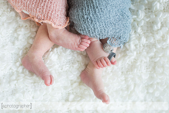 BlakeAndScarlettNewborn_028