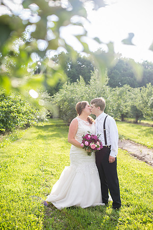 MNHarvestOrchardWeddingPhotographer_67