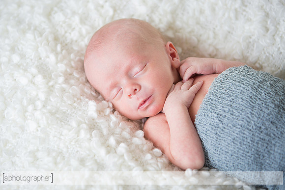 BlakeAndScarlettNewborn_018