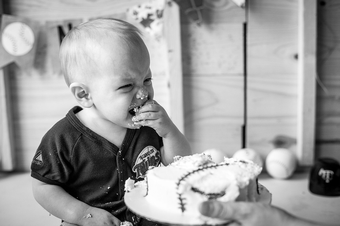 1stBirthdayCakeSmashPhotoSession_19