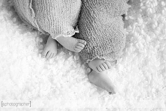 BlakeAndScarlettNewborn_023-2