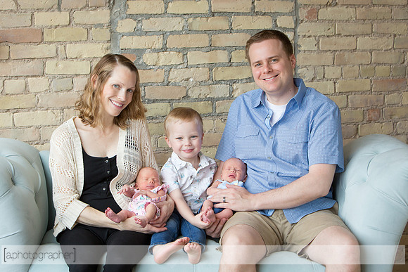 BlakeAndScarlettNewborn_010