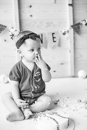 1stBirthdayCakeSmashPhotoSession_24