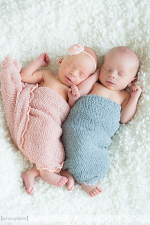 BlakeAndScarlettNewborn_025
