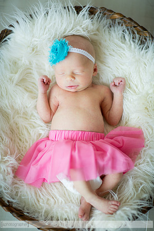 BlakeAndScarlettNewborn_059