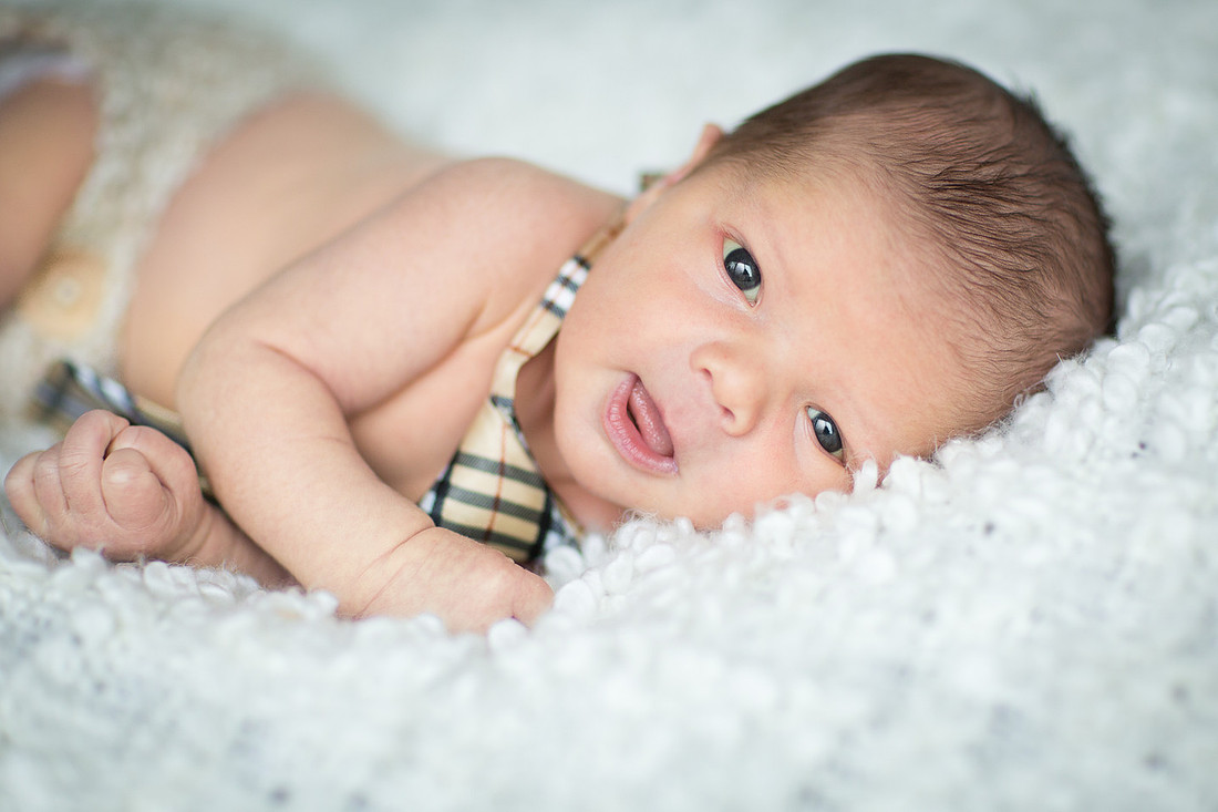 NewPragueNewbornPhotographer_9
