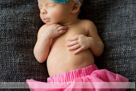 BlakeAndScarlettNewborn_057