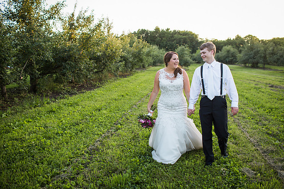 MNHarvestOrchardWeddingPhotographer_84