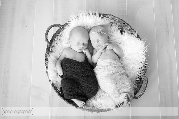 BlakeAndScarlettNewborn_045-2