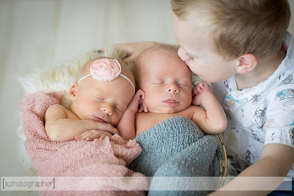 BlakeAndScarlettNewborn_037